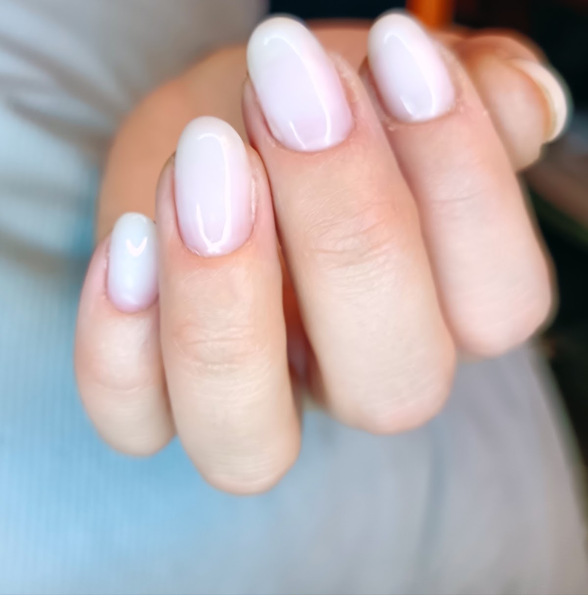 Dettaglio di manicure realizzata nel salone